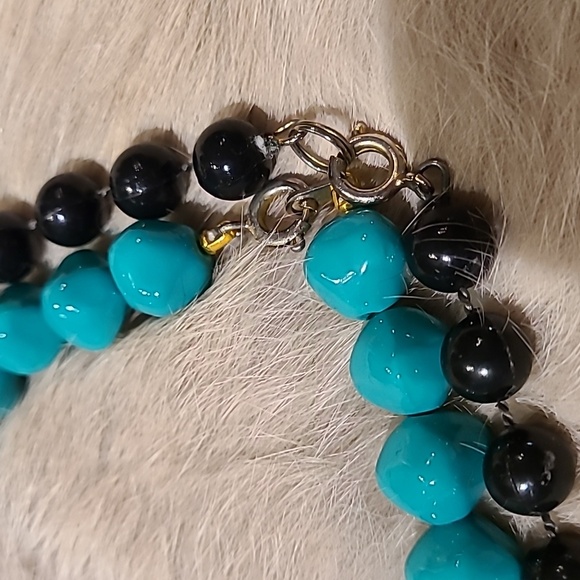 Vintage plastic beaded necklace (set of 2) - Picture 2 of 3